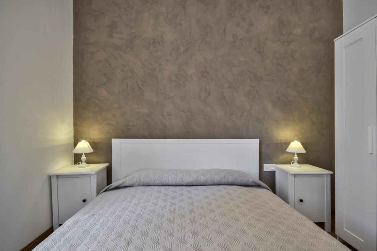 Borgo Apartments 1 & 2 Bedroom Self-Catering Units In Central La Valette Extérieur photo