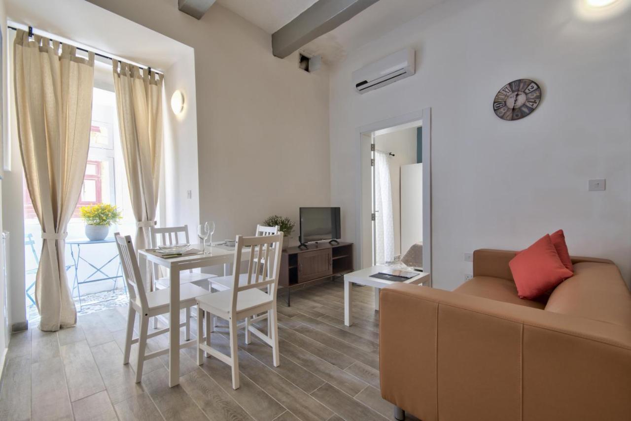 Borgo Apartments 1 & 2 Bedroom Self-Catering Units In Central La Valette Extérieur photo