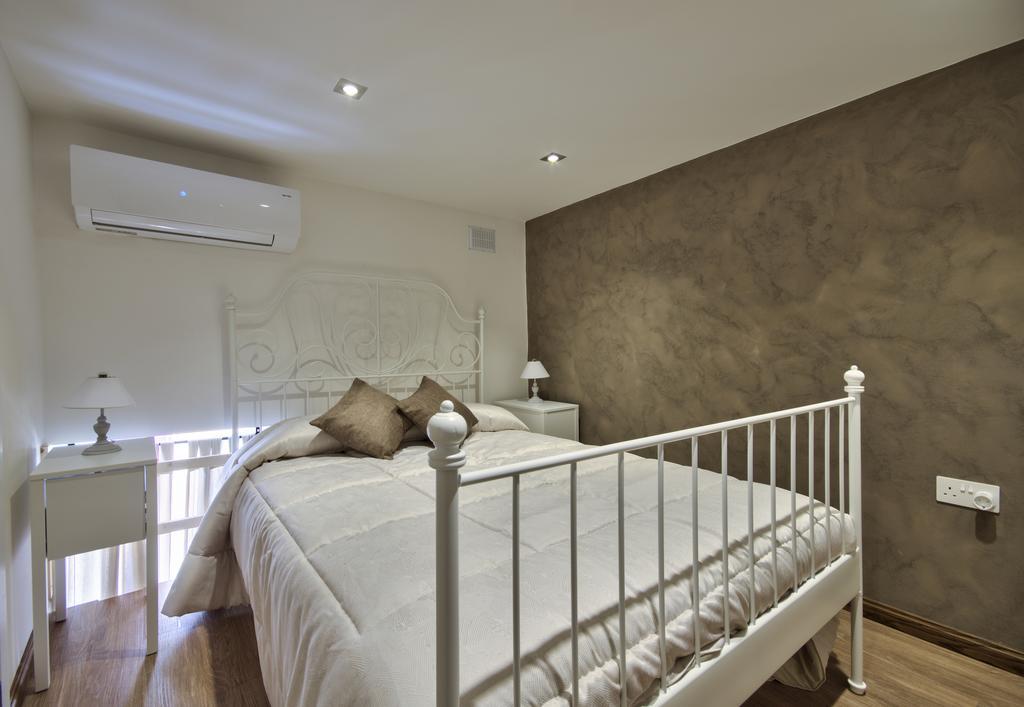 Borgo Apartments 1 & 2 Bedroom Self-Catering Units In Central La Valette Extérieur photo