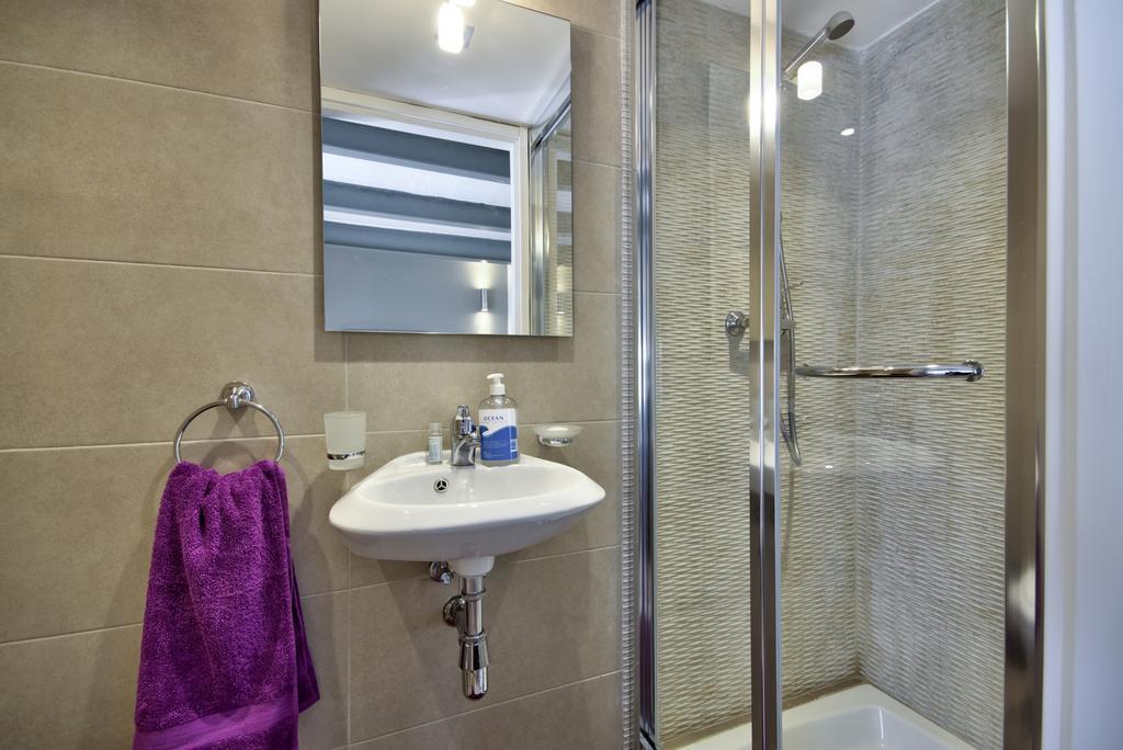 Borgo Apartments 1 & 2 Bedroom Self-Catering Units In Central La Valette Extérieur photo