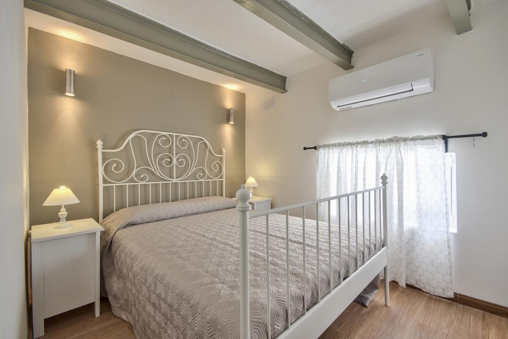 Borgo Apartments 1 & 2 Bedroom Self-Catering Units In Central La Valette Extérieur photo